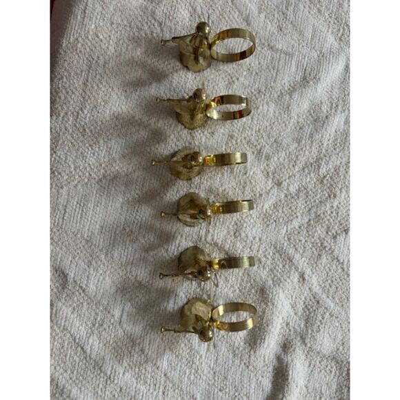 Vintage Christmas Brass Angel with Horn Napkin Holders, set of 6. - Picture 5 of 5